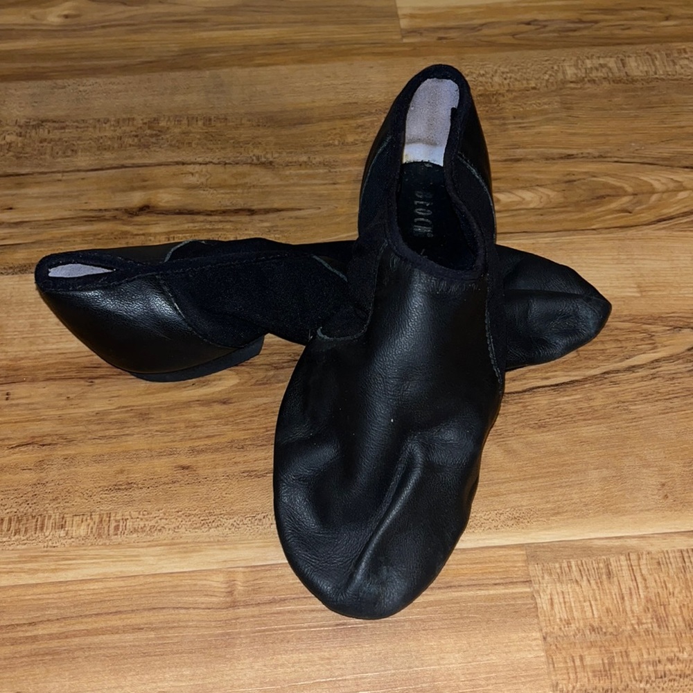 Bloch Adult "Neo Flex" Slip-On Jazz Shoes